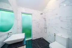 En-suite bathroom