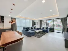 Living room & Dining area