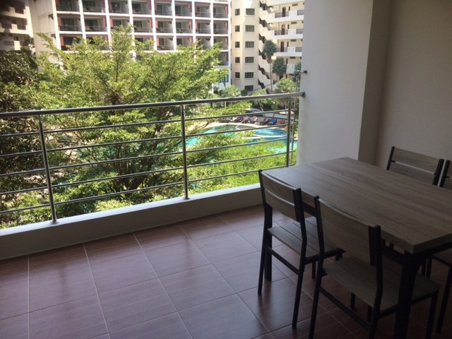 Wongamat-privacy-residence-balcony-full