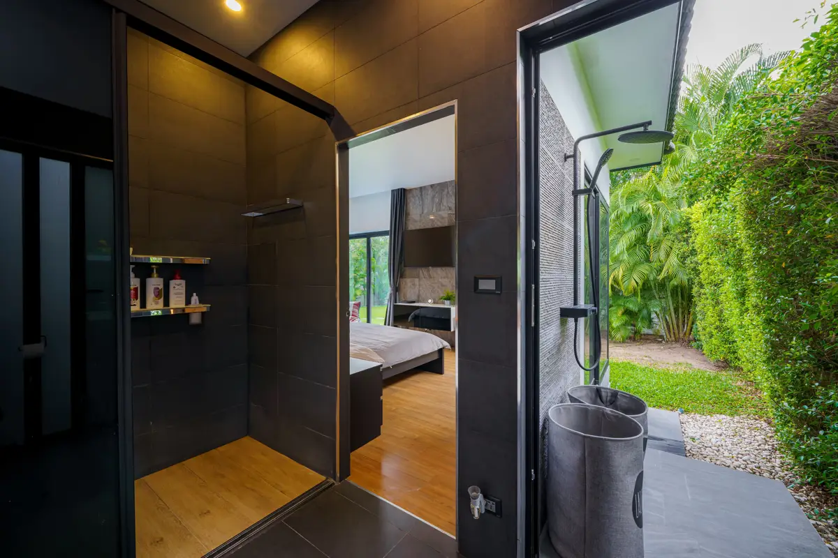 Master bathroom with outdoor shower area