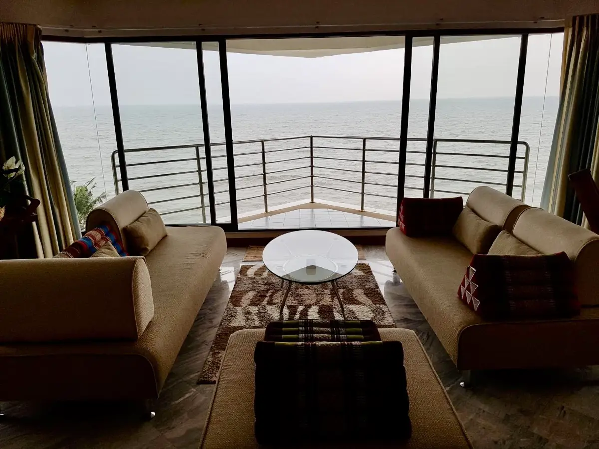 Living room with sea view 