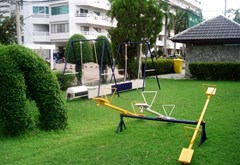 jomtien-condotel-playground