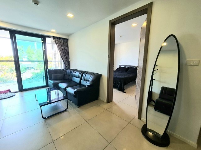 Water's Edge Condominium Pattaya