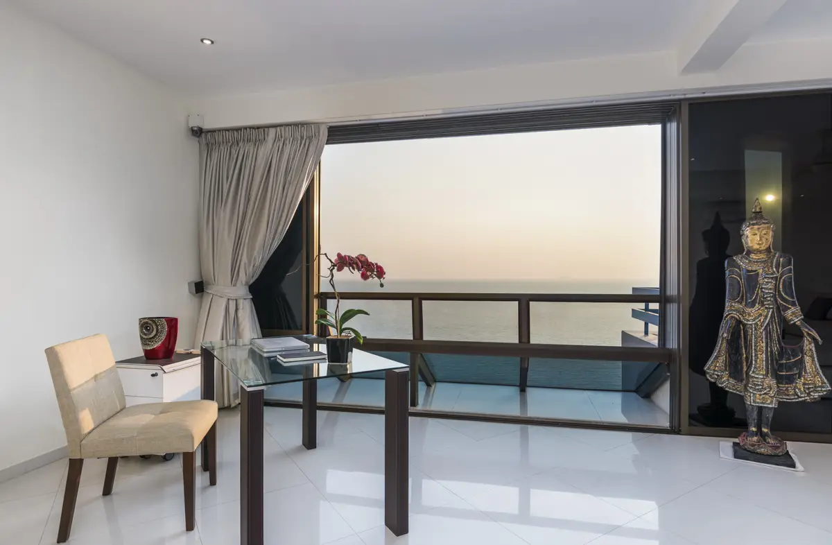 Jomtien Plaza Condotel Duplex