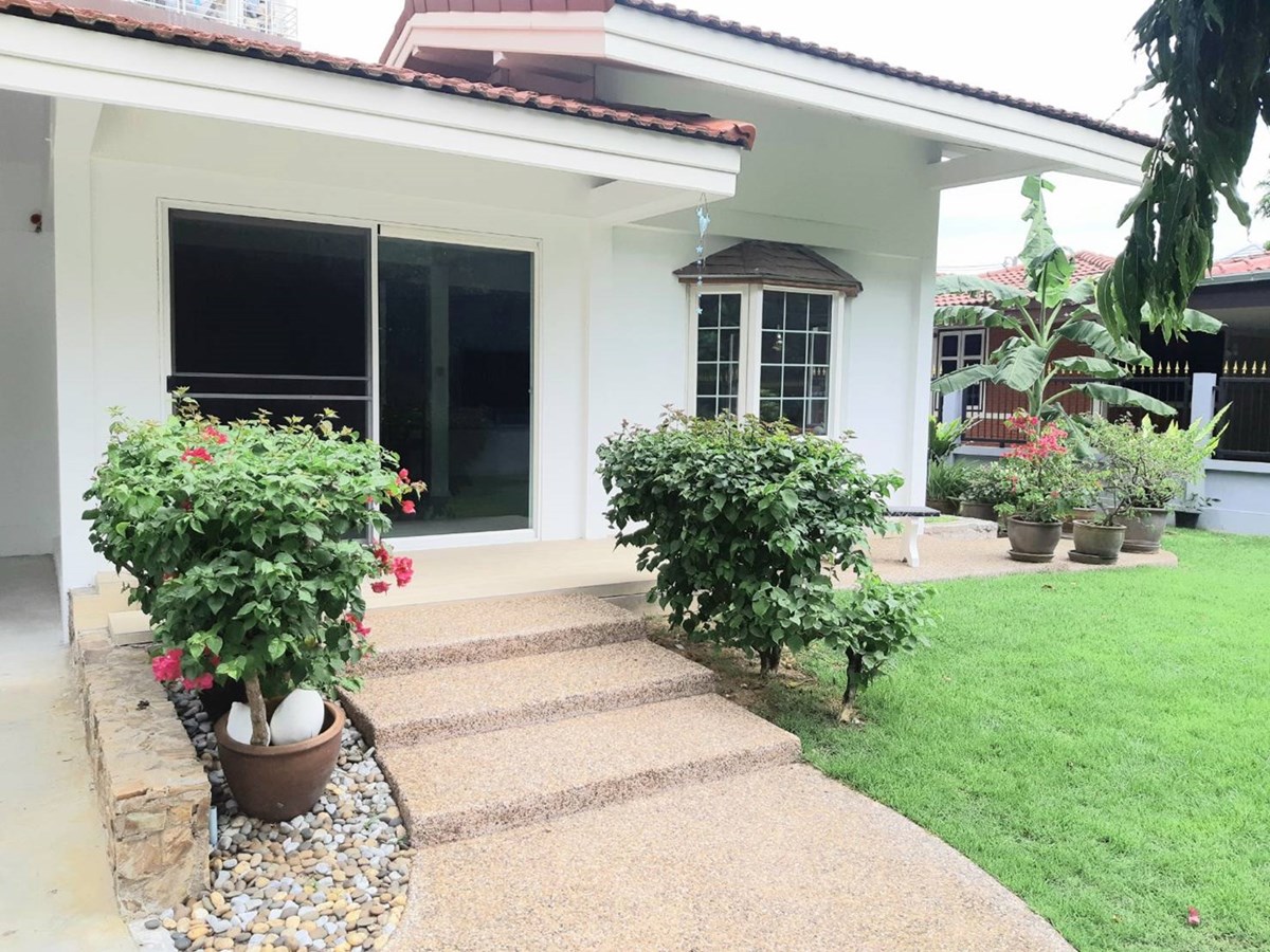Villa Navin Jomtien House Pattaya real estate agent for Property