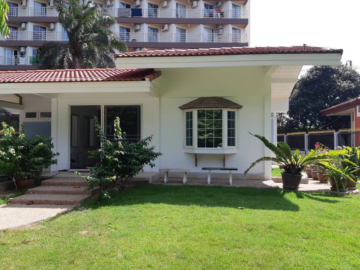 Villa Navin Jomtien House Pattaya real estate agent for Property