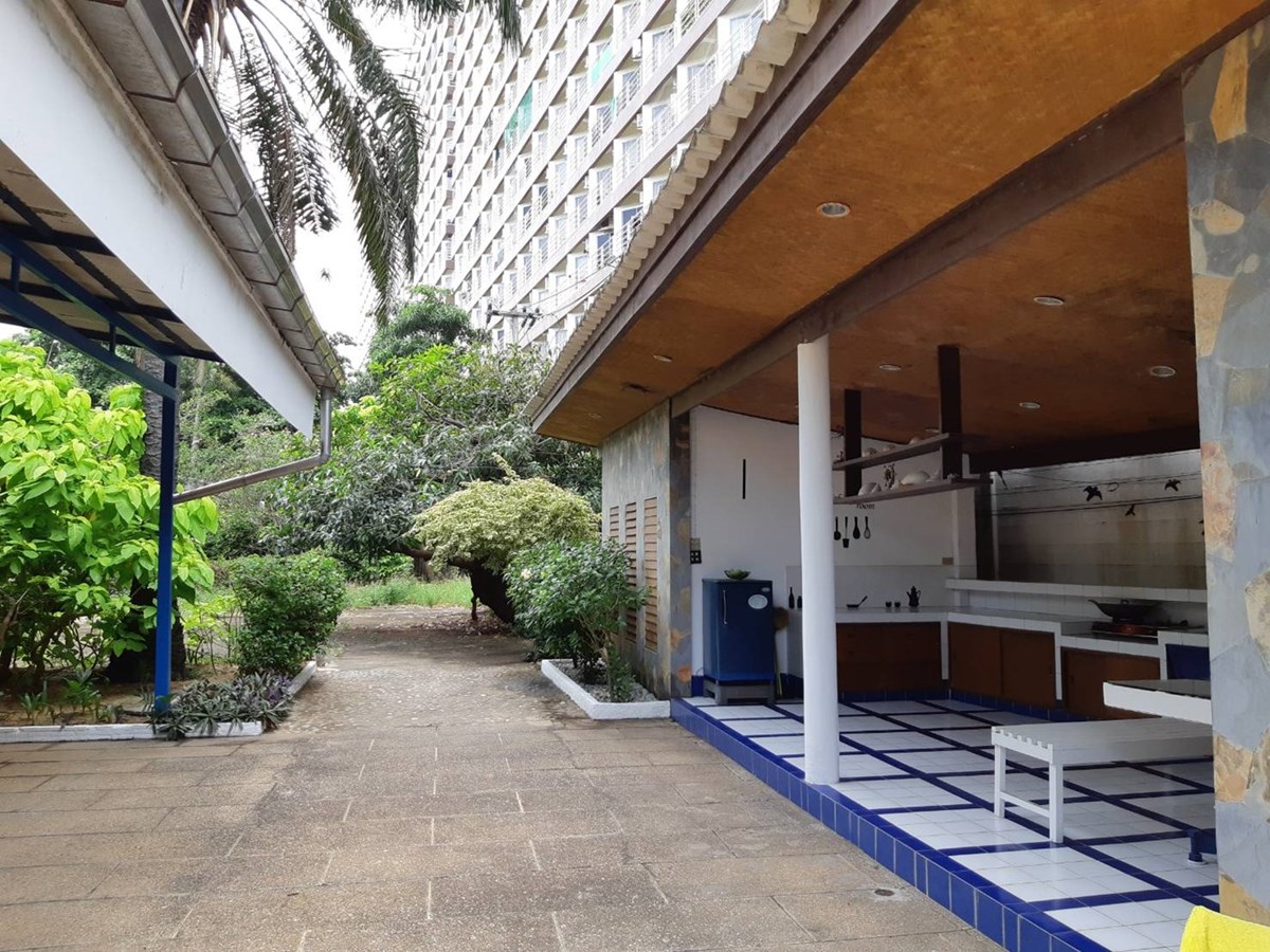 Villa Navin Jomtien House Pattaya real estate agent for Property for sale and rent in