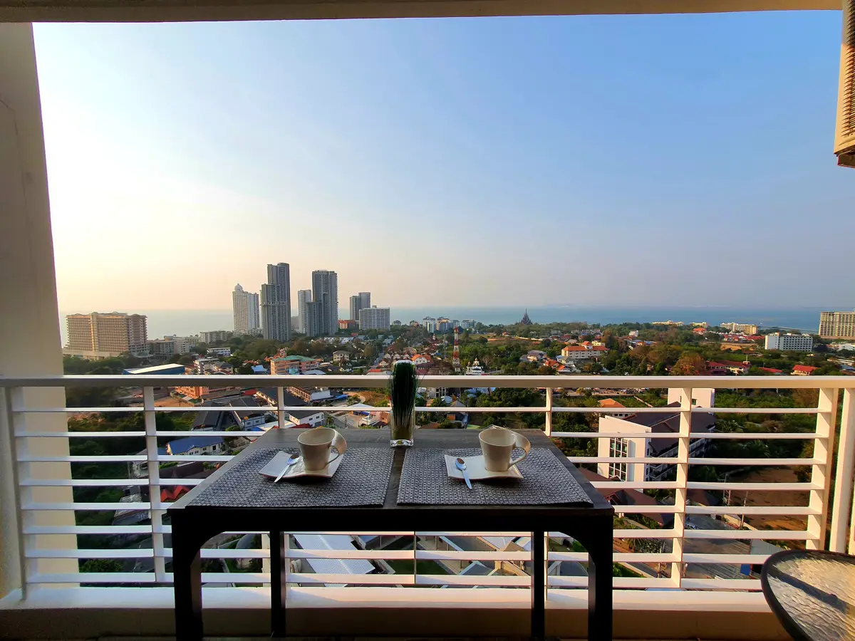 AD Hyatt Condominium